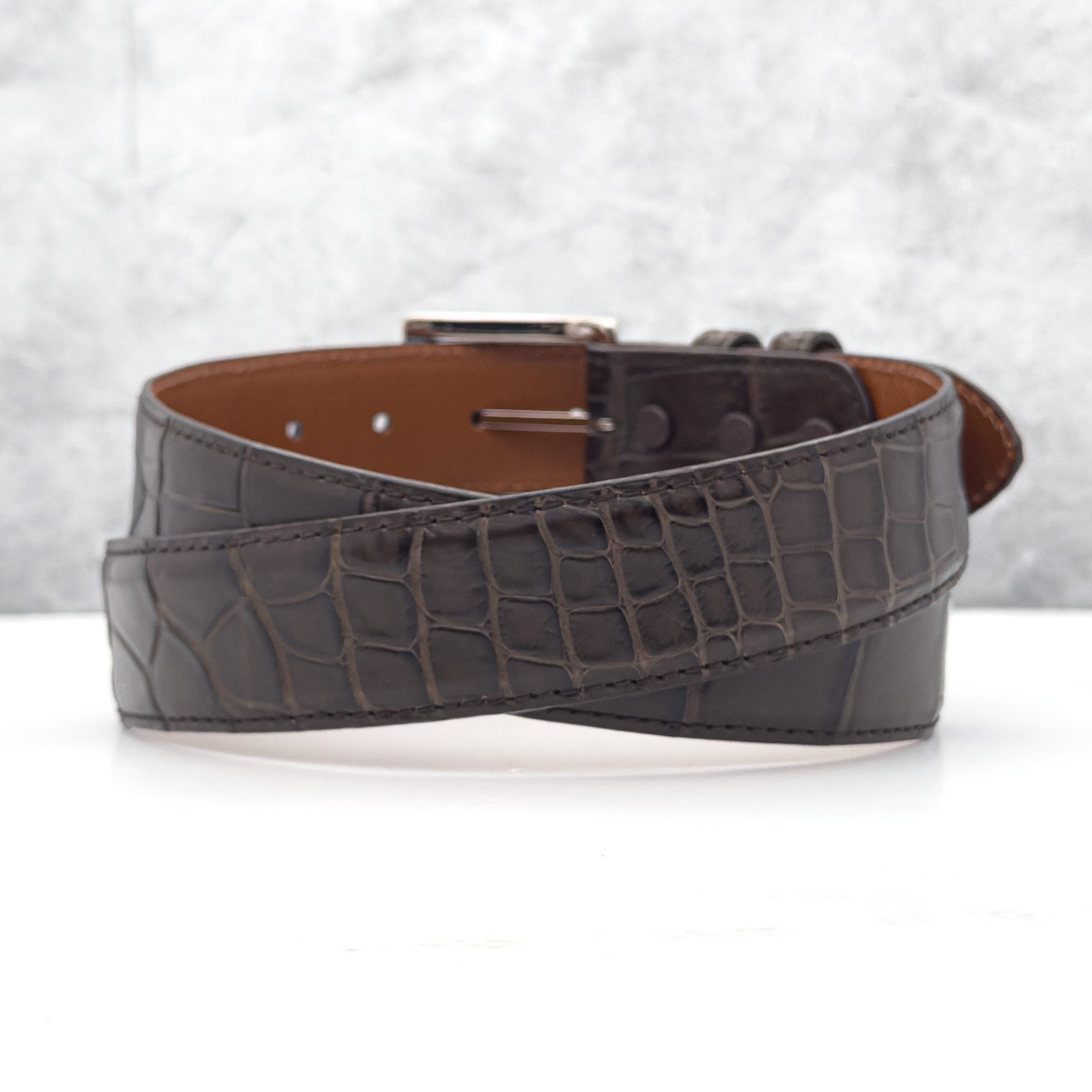 Matte Single-Piece American Alligator Belt: Nicotine