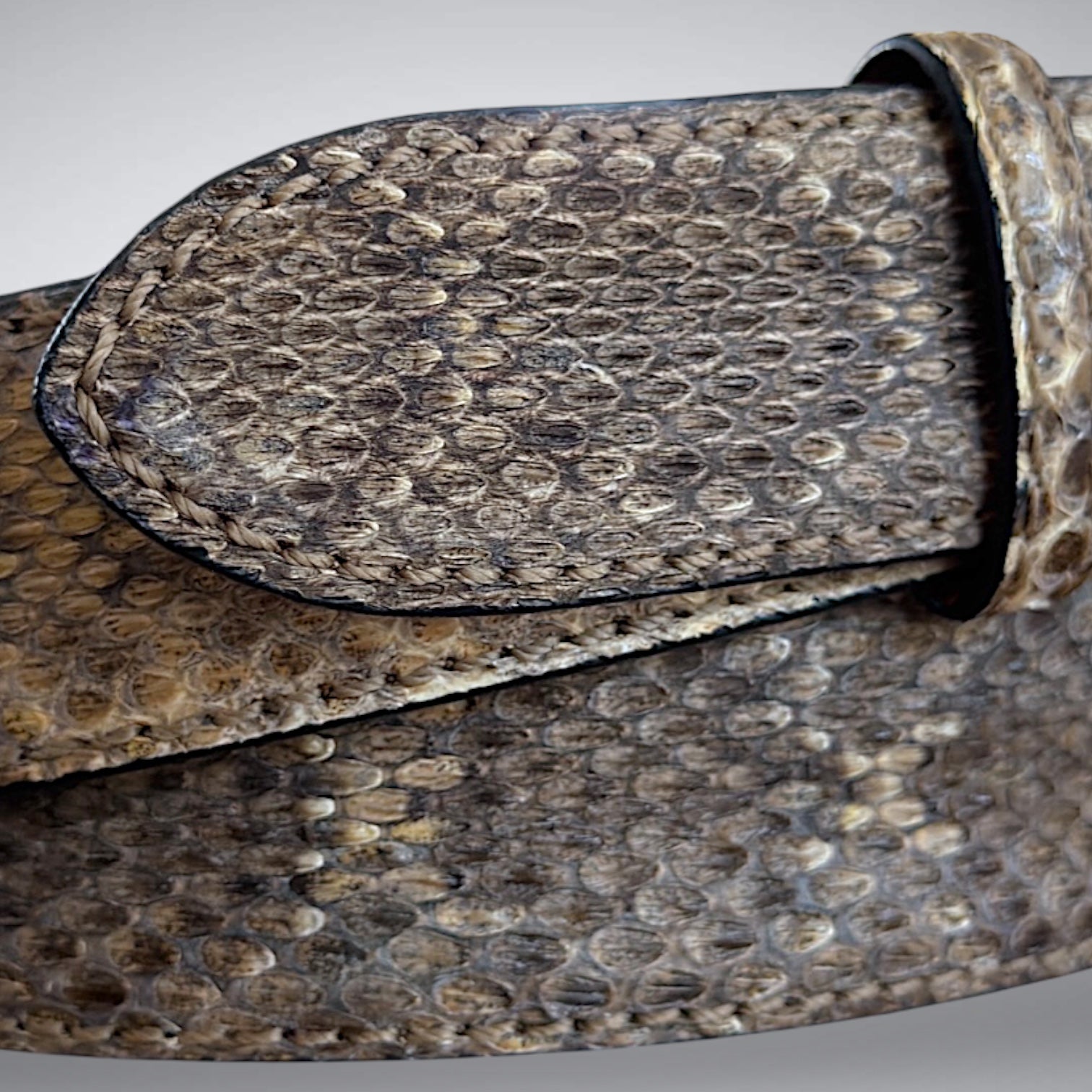 Western Diamondback – Single-Piece Cut To Fit Belt
