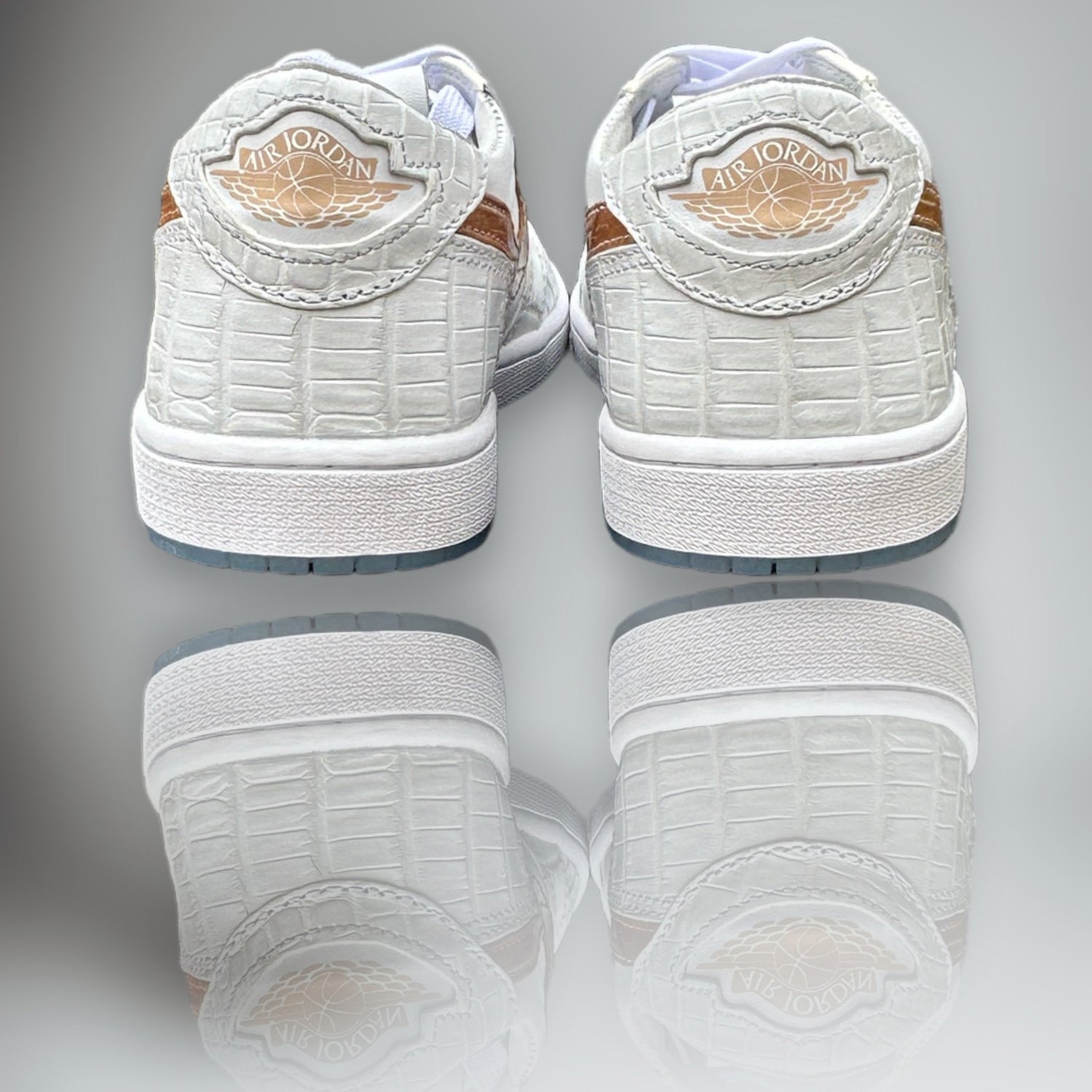 Air Jordon Golf Low: McEachern 24