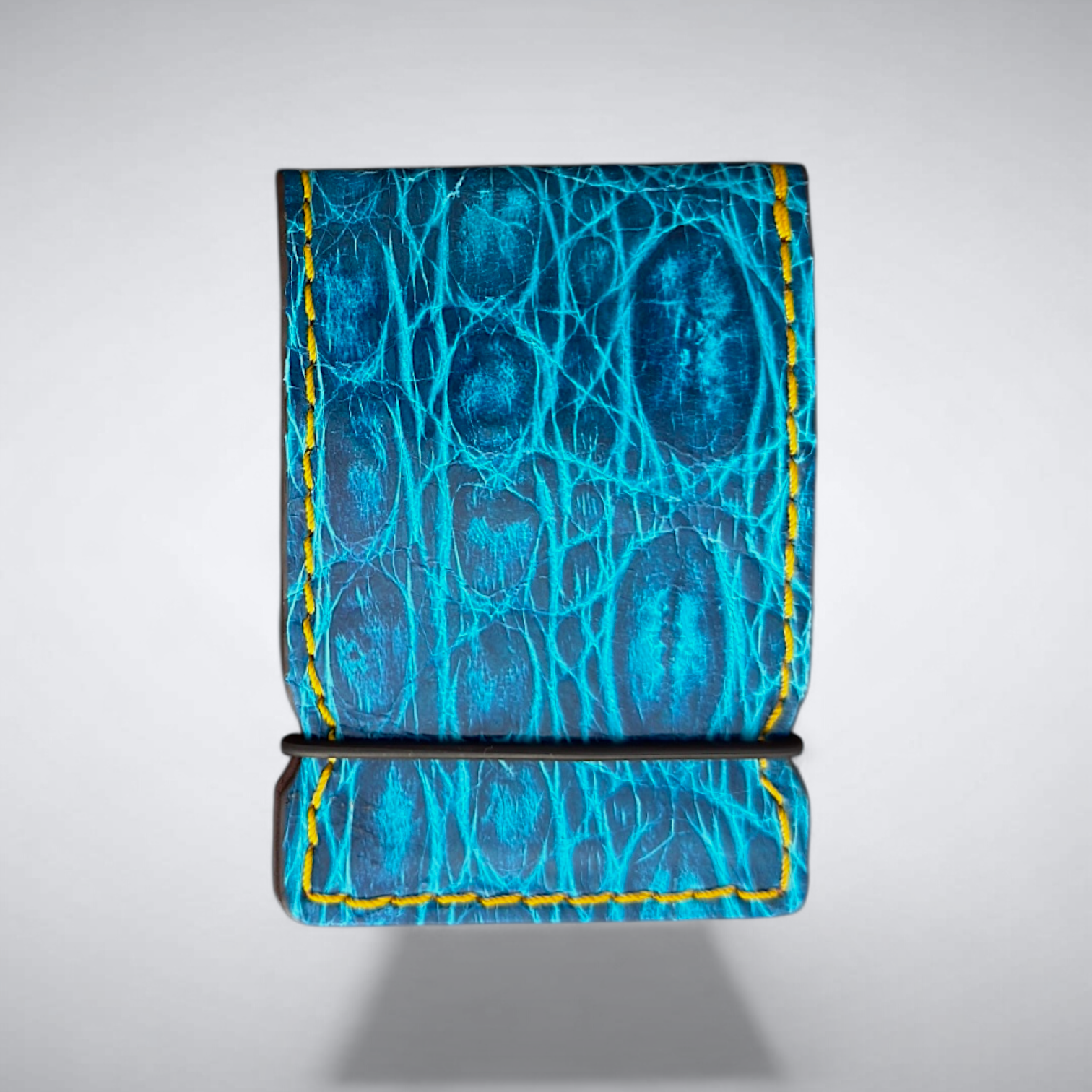 Biscayne Sandbar Cash Cover – Matte Crocodile with Light Yellow Stitch