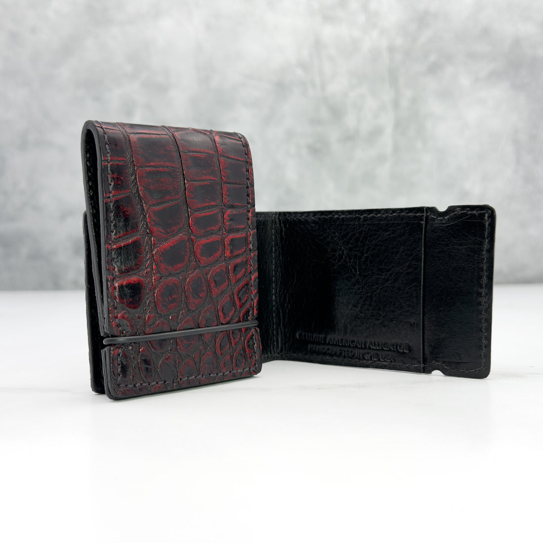 Alligator Cash Cover: Black Cherry