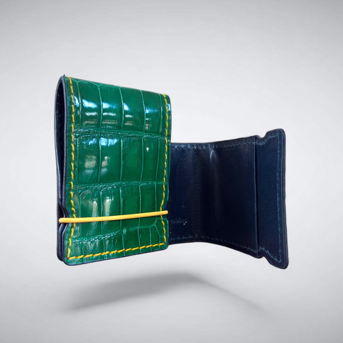 Rae’s Creek – Glazed Green Alligator Cash Cover / Yellow Stitch