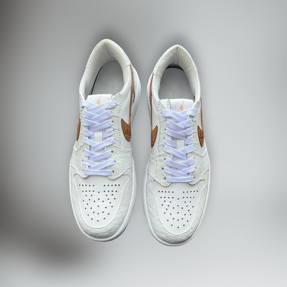 Air Jordon Golf Low: McEachern 24