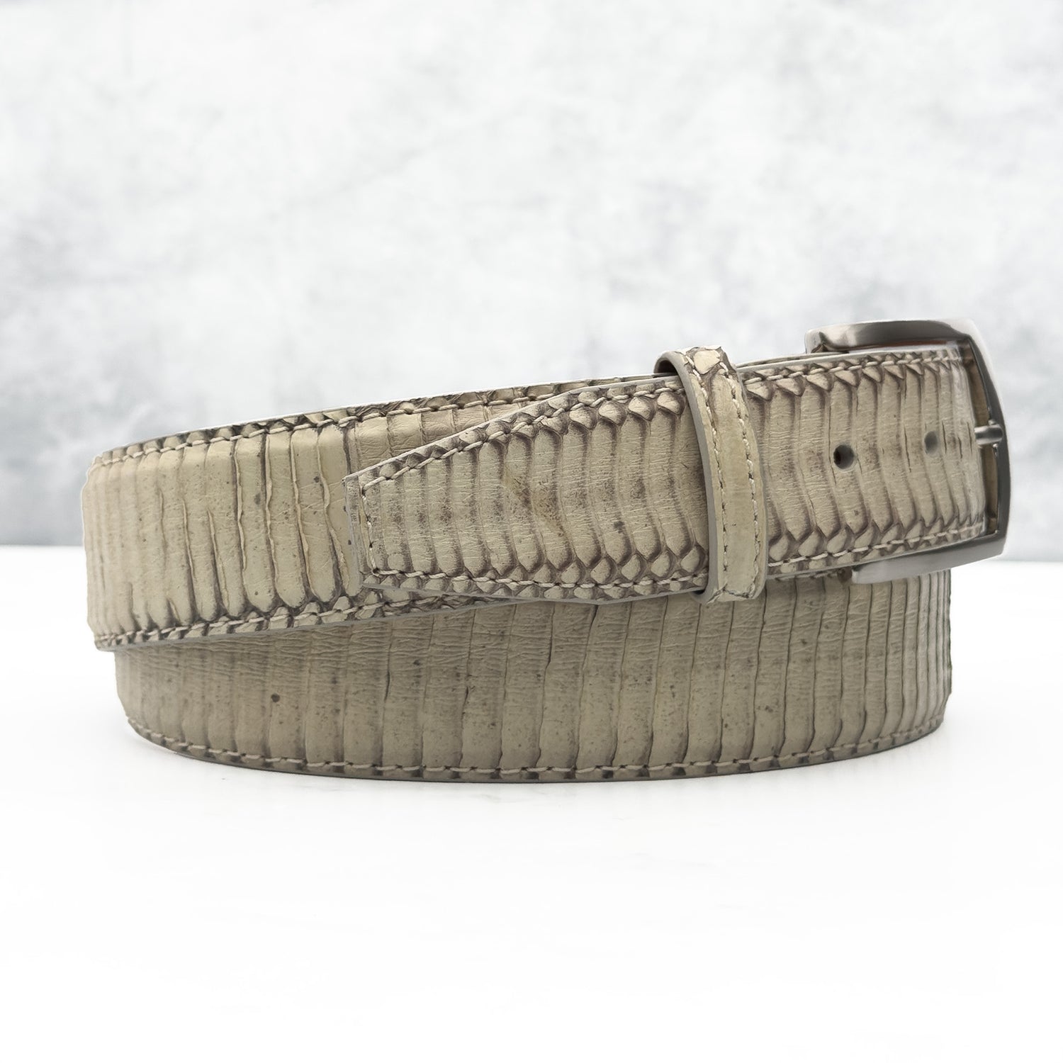 Ready To Ship Spitting Back Cut Cobra Belt: Natural (Width 1.5&